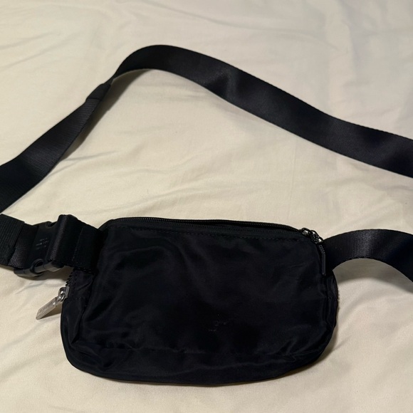 lululemon athletica Black Belt Bag Minimalist Design - Picture 3 of 5